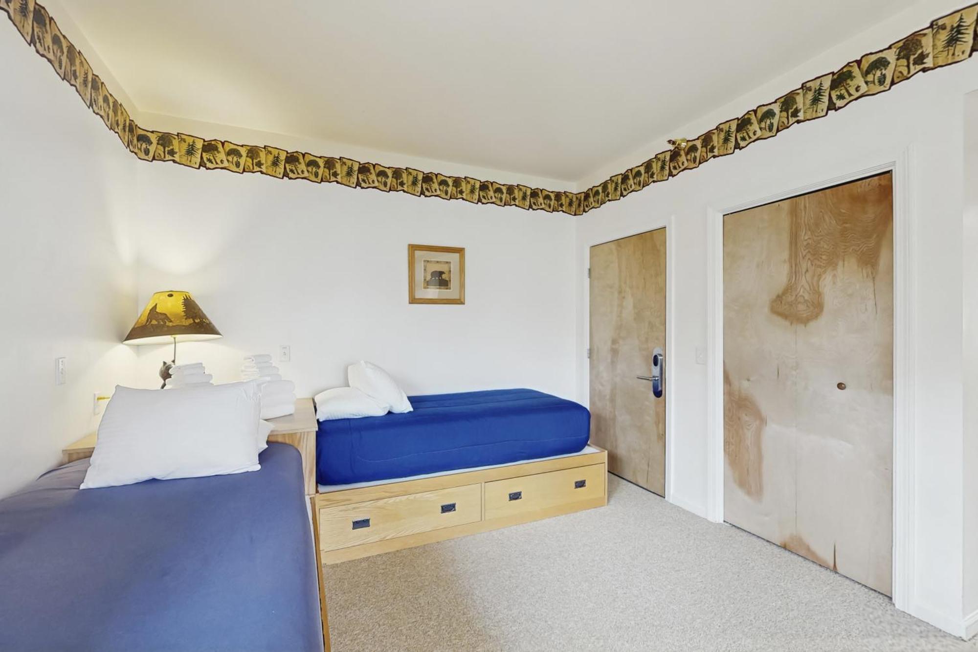 Kestrels Villa Jeffersonville Room photo