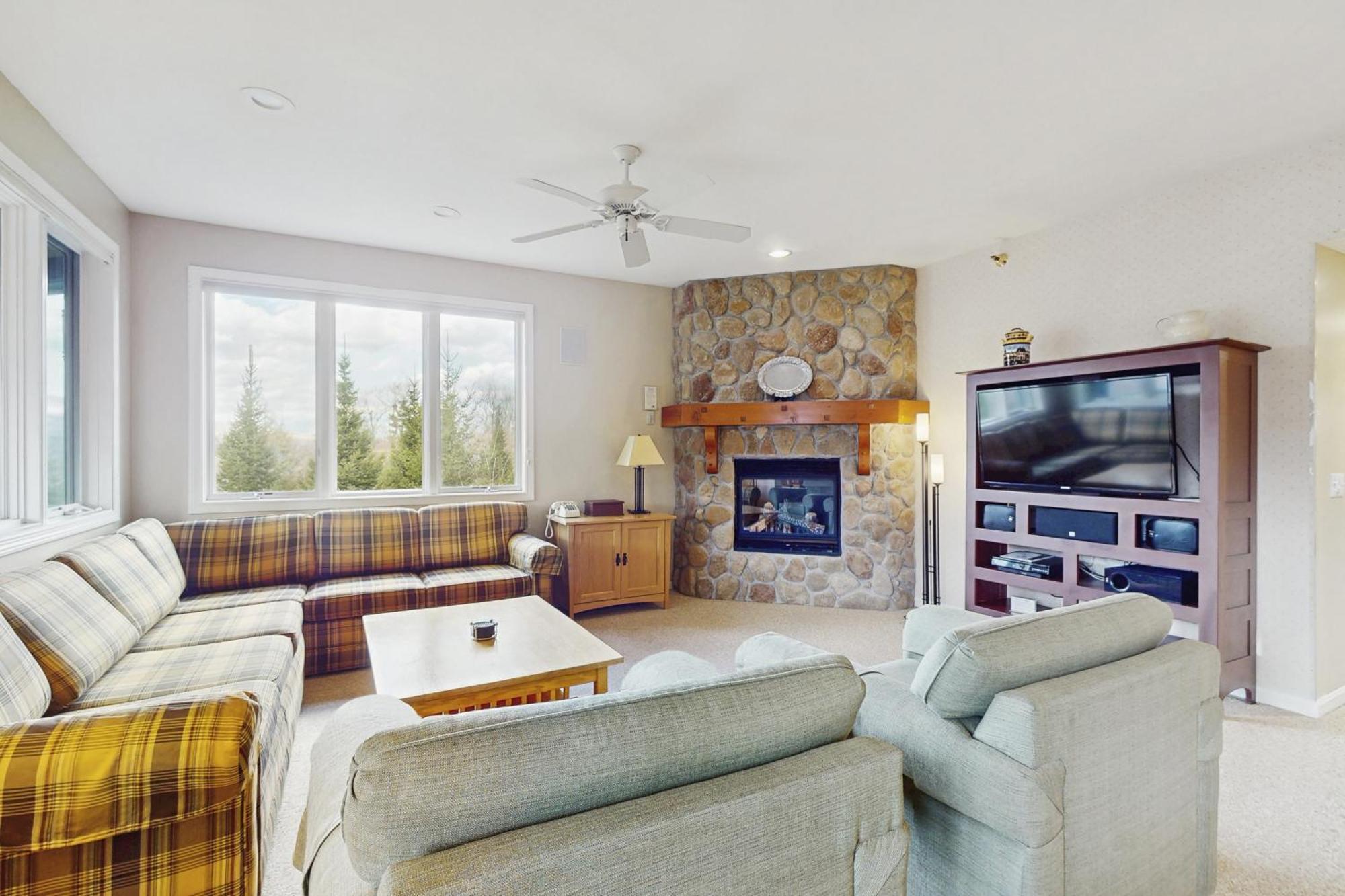 Kestrels Villa Jeffersonville Room photo